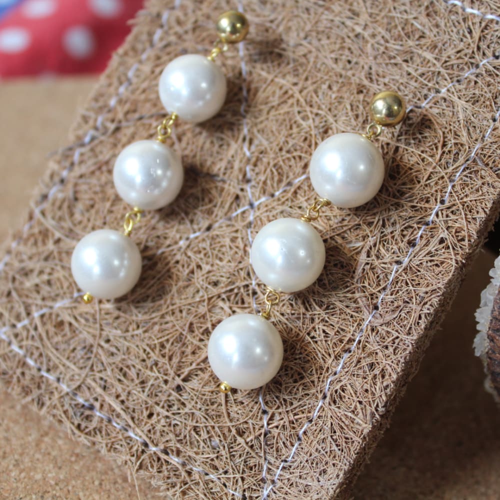 #5 - Round Shell Pearl Earrings - ONEarth